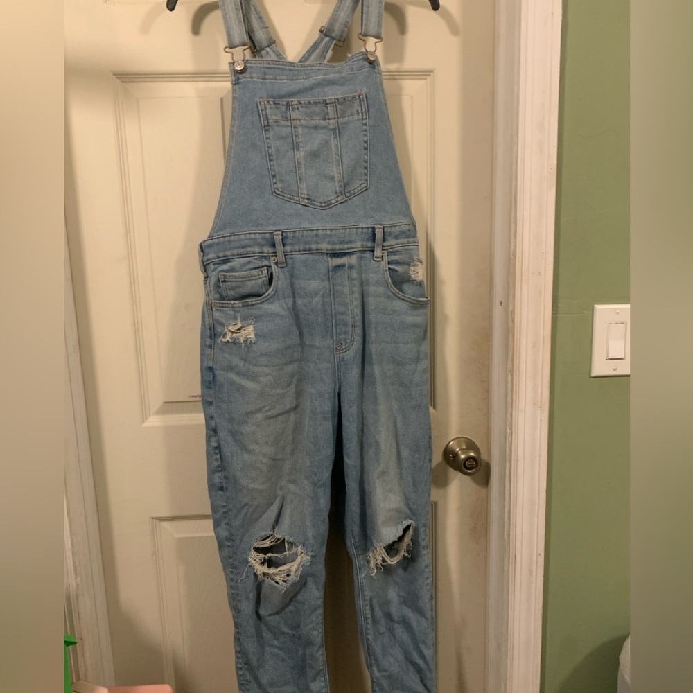 mom fit overalls; 🚨ZIPPER IS DAMAGED🚨